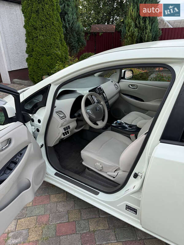 Хетчбек Nissan Leaf 2012 в Любомлі