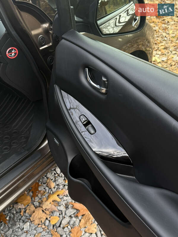 Хэтчбек Nissan Leaf 2017 в Бродах фото 15 Хэтчбек Nissan Leaf 2017 в Бродах