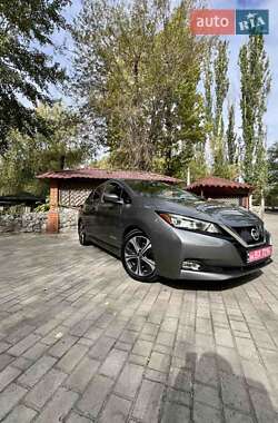 Хетчбек Nissan Leaf 2018 в Дніпрі