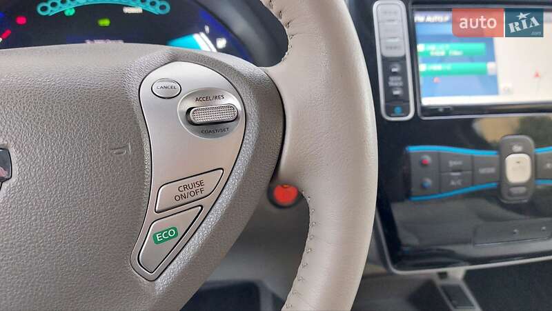 Хэтчбек Nissan Leaf 2017 в Киеве