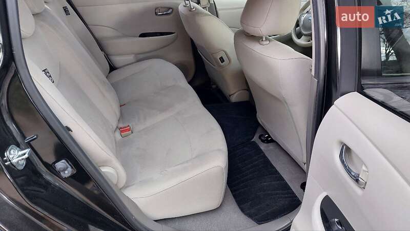 Хэтчбек Nissan Leaf 2017 в Киеве