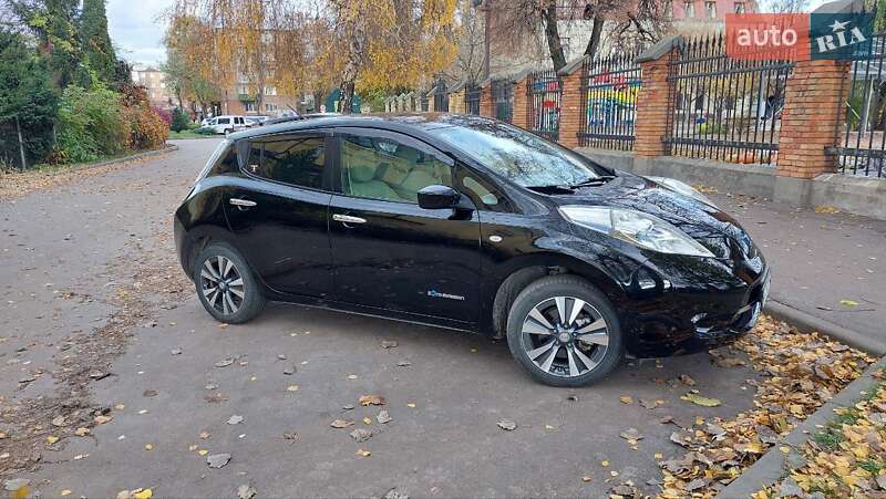 Хэтчбек Nissan Leaf 2017 в Киеве