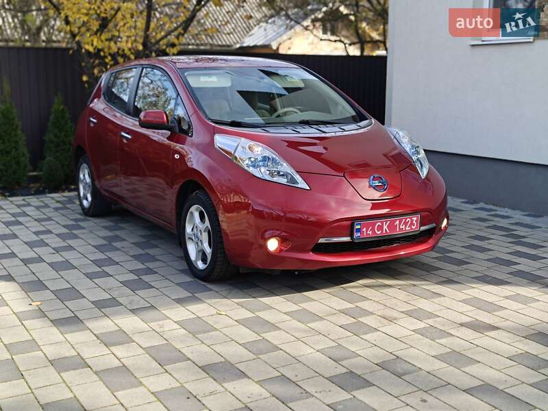 Хэтчбек Nissan Leaf 2012 в Ивано-Франковске
