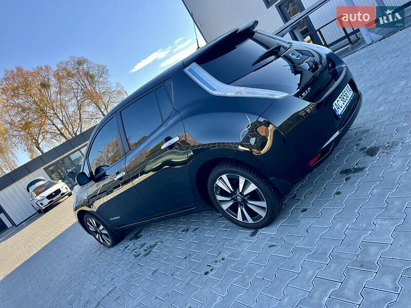 Хетчбек Nissan Leaf 2015 в Володимирі