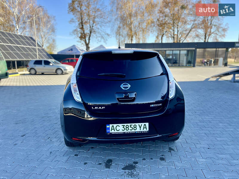 Хетчбек Nissan Leaf 2015 в Володимирі