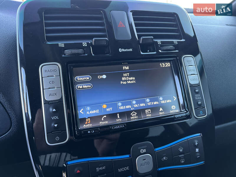 Хетчбек Nissan Leaf 2015 в Володимирі