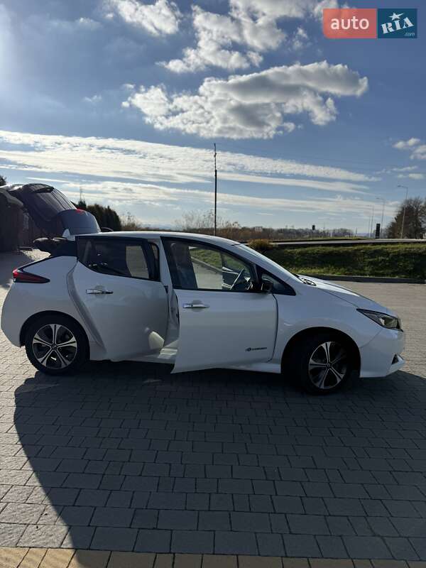 Хэтчбек Nissan Leaf 2019 в Львове