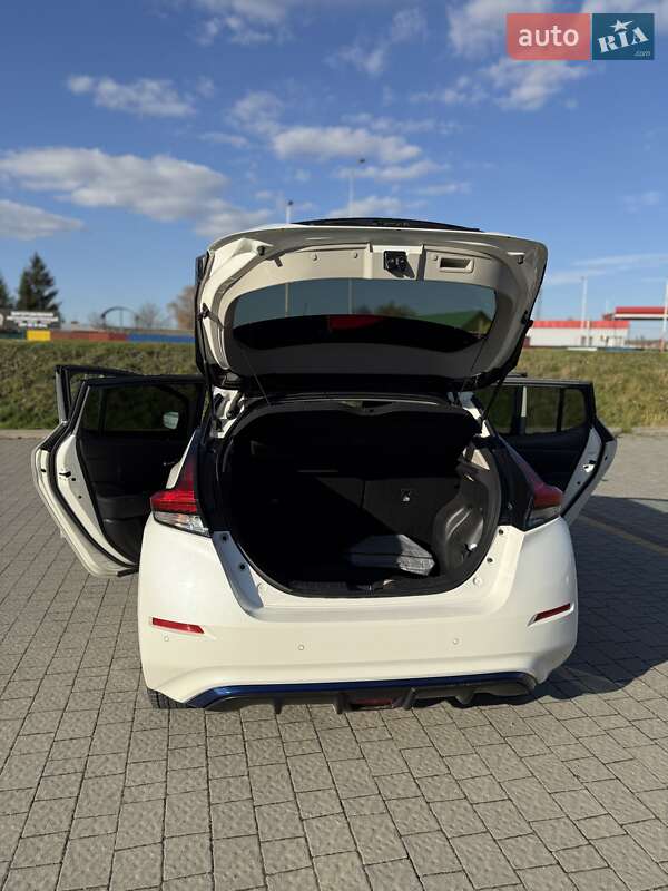 Хэтчбек Nissan Leaf 2019 в Львове