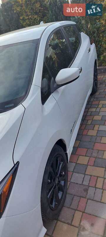 Хэтчбек Nissan Leaf 2019 в Львове