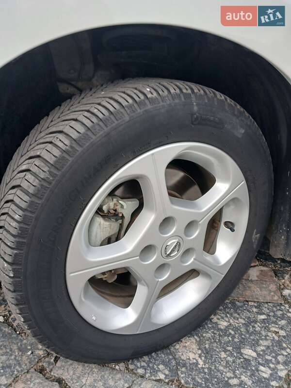 Хетчбек Nissan Leaf 2017 в Кременчуці