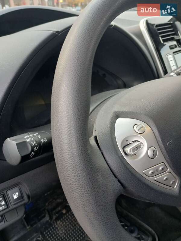 Хетчбек Nissan Leaf 2017 в Кременчуці