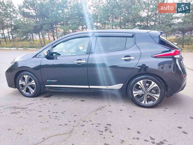 Хэтчбек Nissan Leaf 2018 в Золочеве