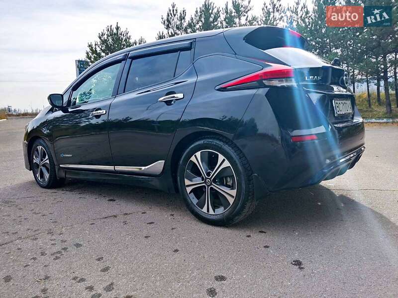 Хэтчбек Nissan Leaf 2018 в Золочеве