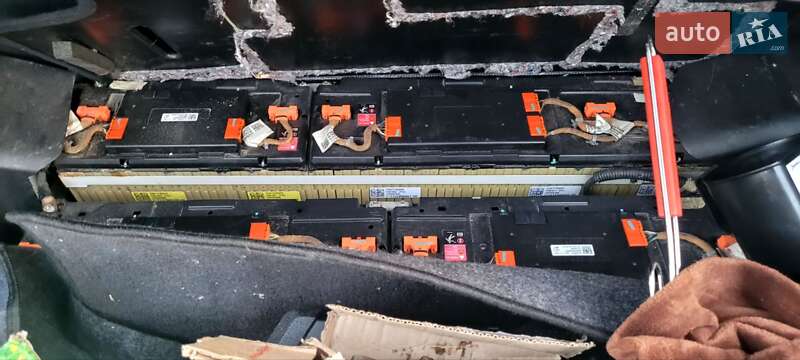 Хэтчбек Nissan Leaf 2013 в Днепре