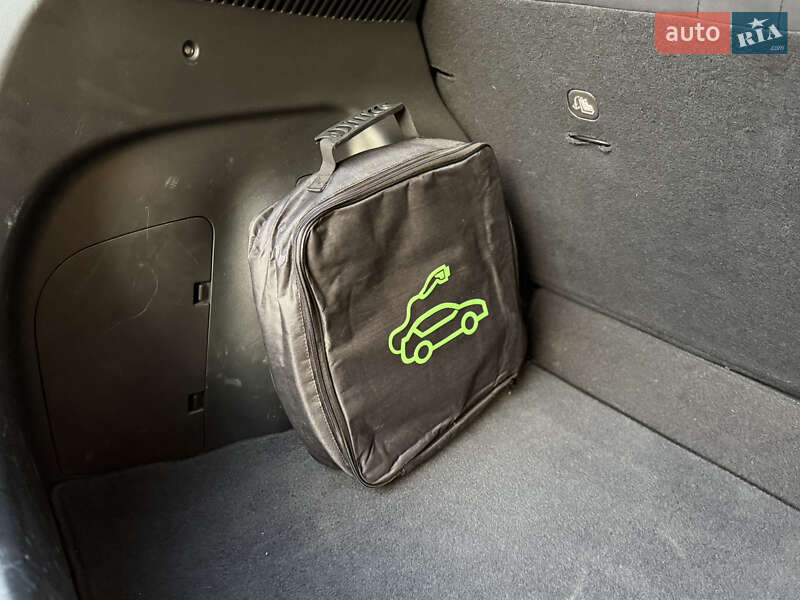 Хэтчбек Nissan Leaf 2018 в Черновцах