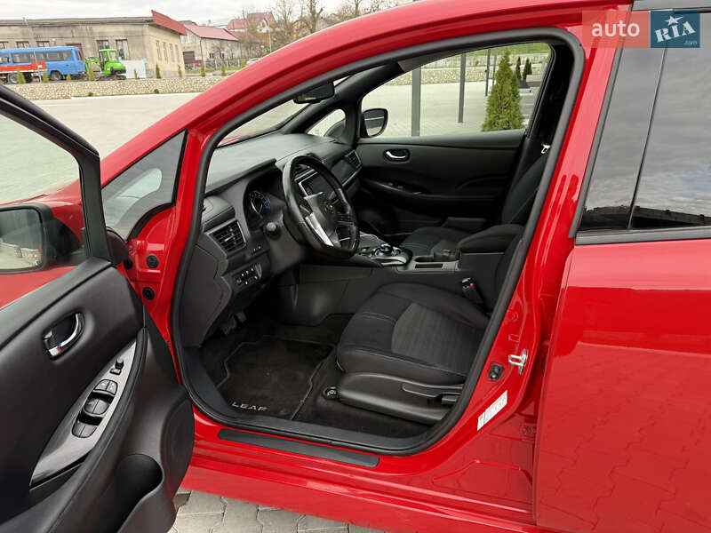 Хетчбек Nissan Leaf 2020 в Волочиську