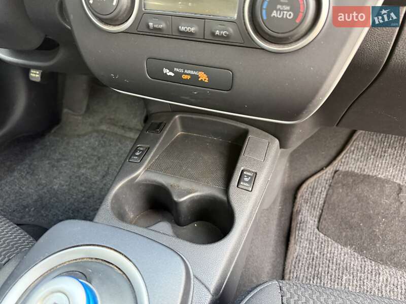 Хэтчбек Nissan Leaf 2014 в Одессе фото 30 Хэтчбек Nissan Leaf 2014 в Одессе