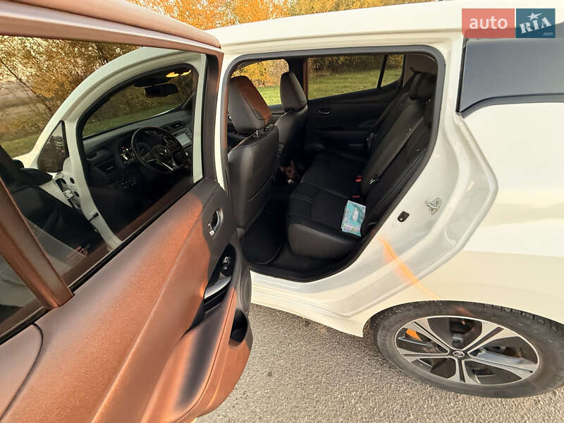 Хэтчбек Nissan Leaf 2018 в Черновцах