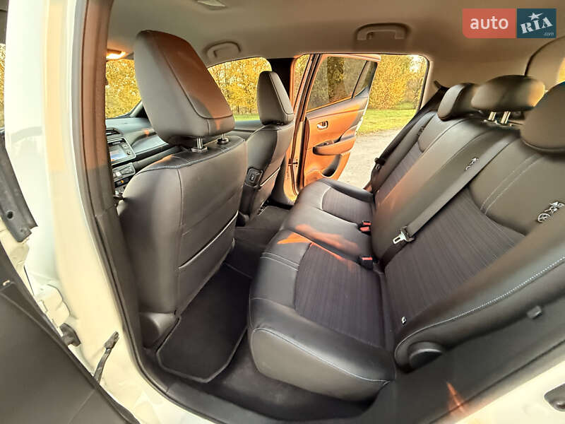 Хэтчбек Nissan Leaf 2018 в Черновцах