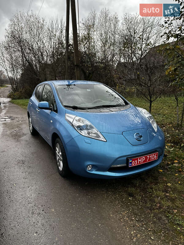 Хэтчбек Nissan Leaf 2012 в Калуше