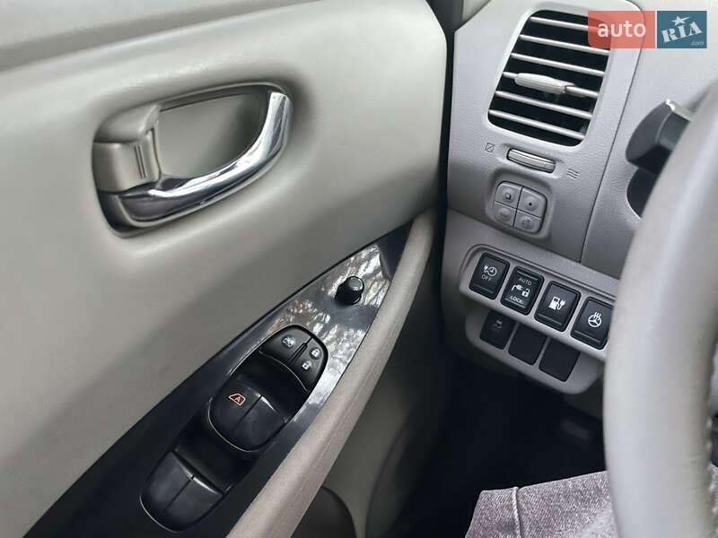 Хэтчбек Nissan Leaf 2013 в Ивано-Франковске фото 14 Хэтчбек Nissan Leaf 2013 в Ивано-Франковске