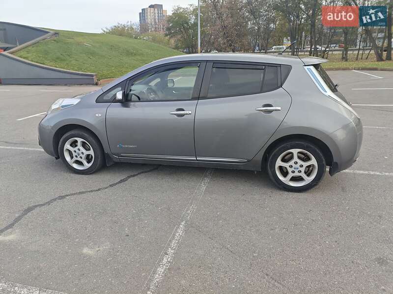 Хэтчбек Nissan Leaf 2013 в Киеве фото 5 Хэтчбек Nissan Leaf 2013 в Киеве