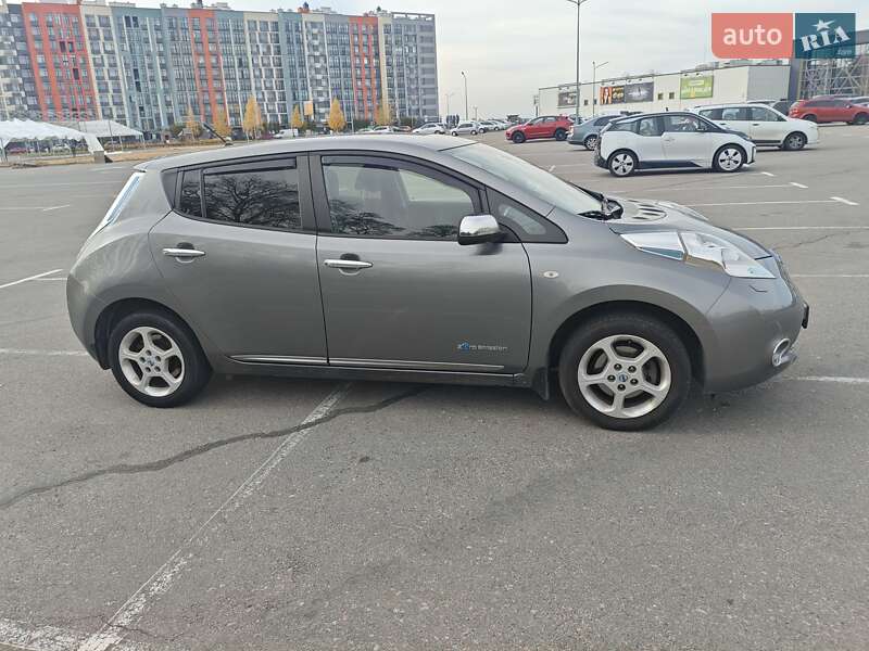 Хэтчбек Nissan Leaf 2013 в Киеве фото 13 Хэтчбек Nissan Leaf 2013 в Киеве