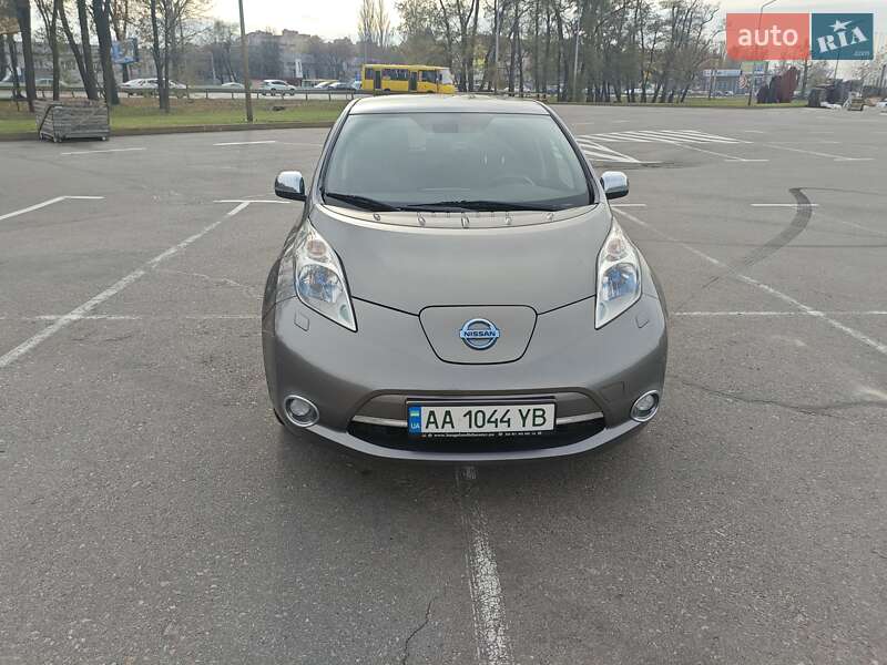 Хэтчбек Nissan Leaf 2013 в Киеве фото 17 Хэтчбек Nissan Leaf 2013 в Киеве
