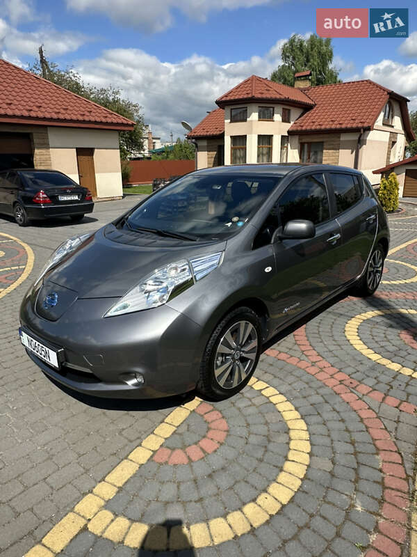 Хэтчбек Nissan Leaf 2013 в Владимире