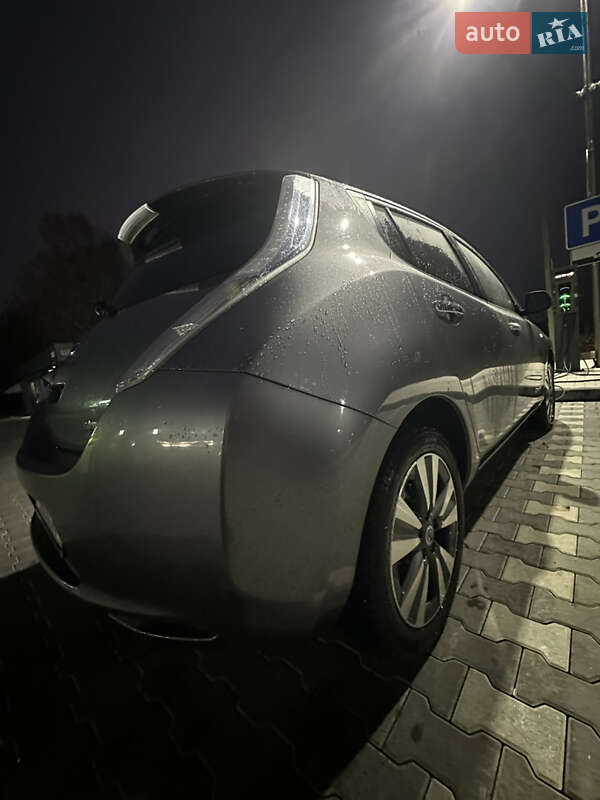 Хэтчбек Nissan Leaf 2013 в Владимире
