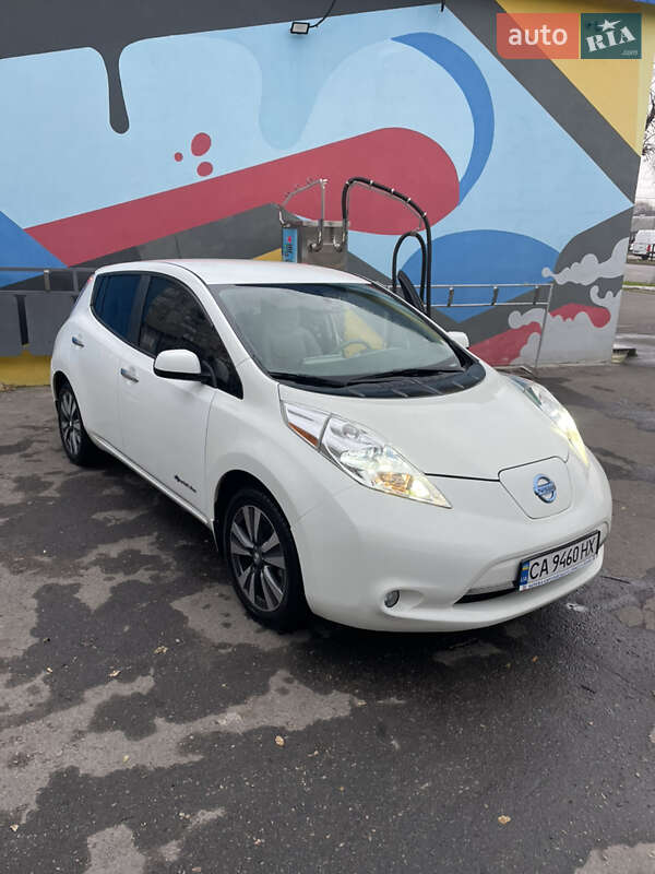 Хэтчбек Nissan Leaf 2014 в Черкассах фото Хэтчбек Nissan Leaf 2014 в Черкассах