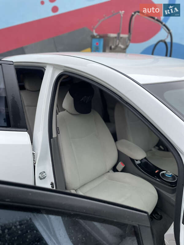 Хетчбек Nissan Leaf 2014 в Черкасах