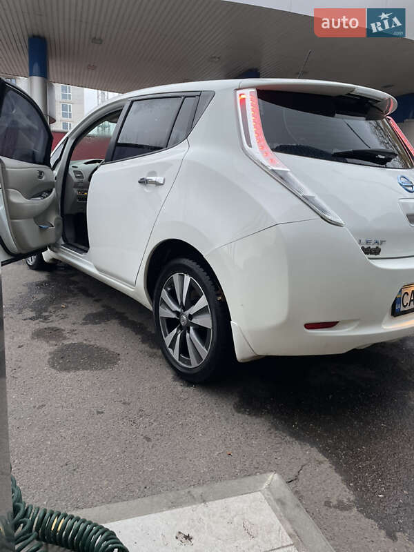 Хетчбек Nissan Leaf 2014 в Черкасах