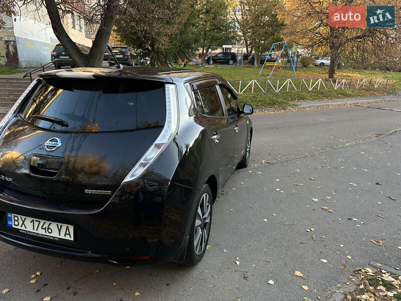 Хэтчбек Nissan Leaf 2015 в Хмельницком
