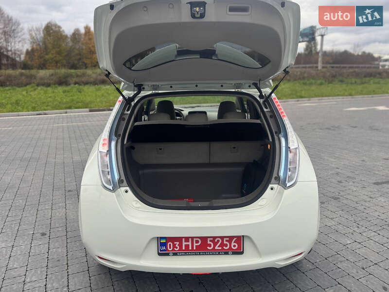 Хэтчбек Nissan Leaf 2013 в Львове