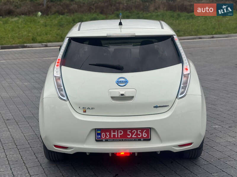 Хэтчбек Nissan Leaf 2013 в Львове