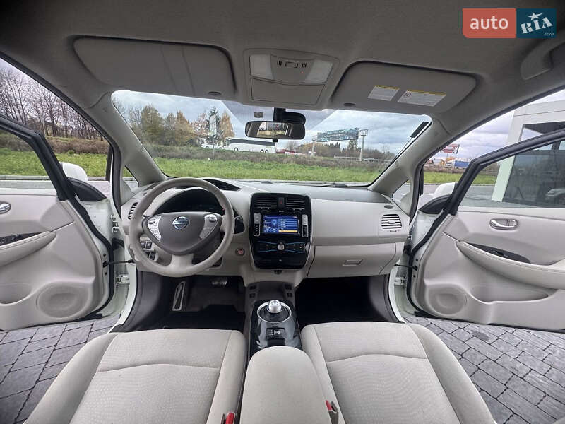 Хэтчбек Nissan Leaf 2013 в Львове