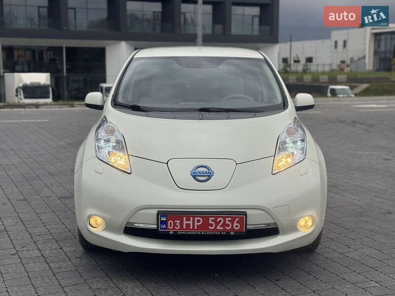 Хэтчбек Nissan Leaf 2013 в Львове