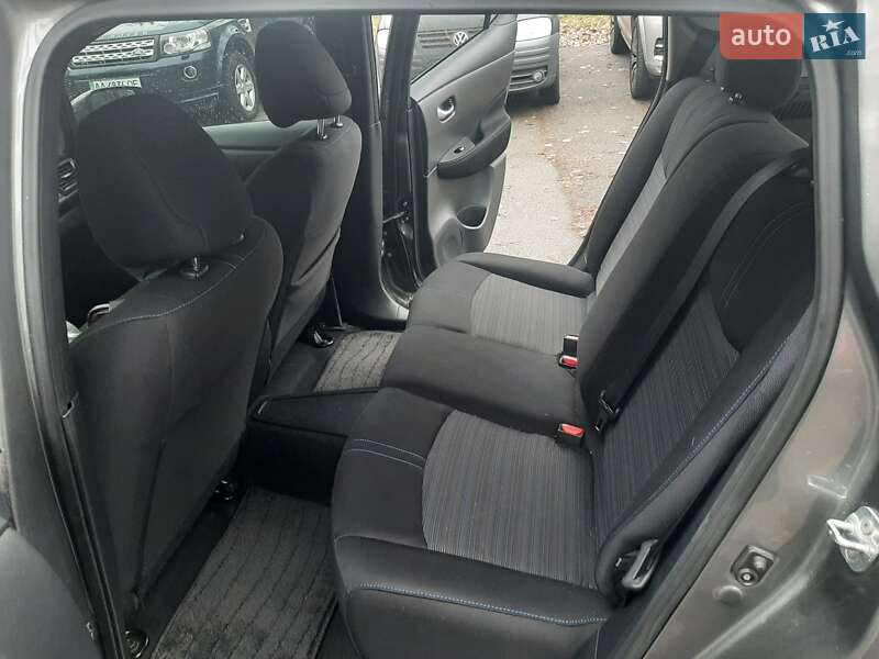 Хетчбек Nissan Leaf 2018 в Києві фото 10 Хетчбек Nissan Leaf 2018 в Києві