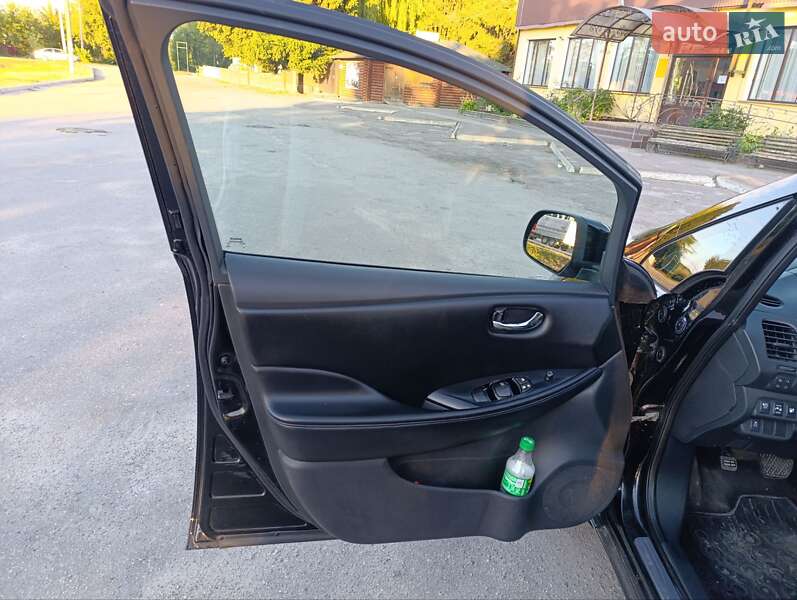 Хэтчбек Nissan Leaf 2013 в Любаре