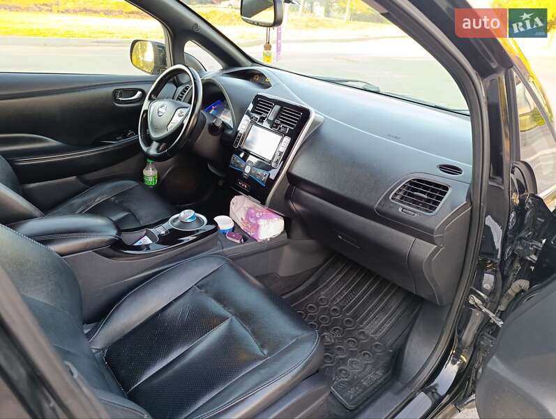 Хэтчбек Nissan Leaf 2013 в Любаре