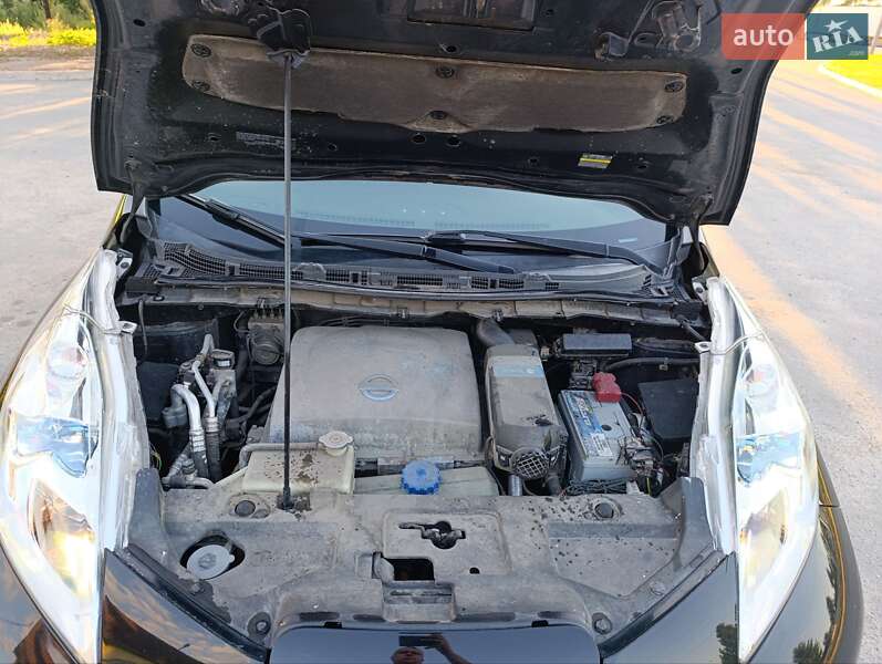 Хэтчбек Nissan Leaf 2013 в Любаре
