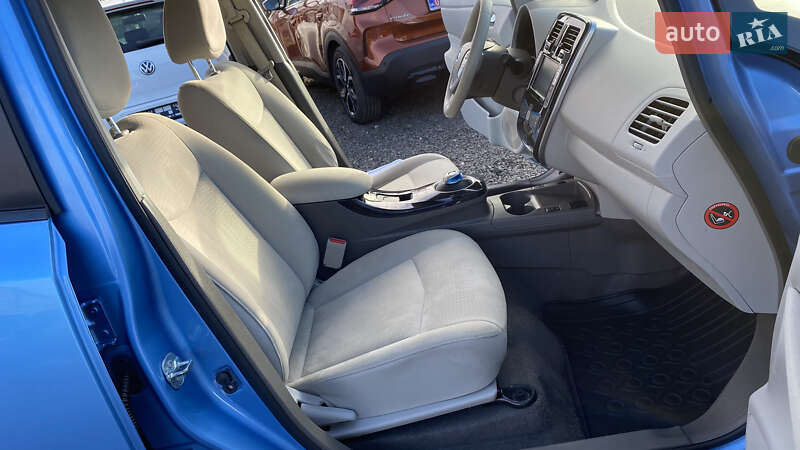 Хэтчбек Nissan Leaf 2011 в Луцке фото 40 Хэтчбек Nissan Leaf 2011 в Луцке