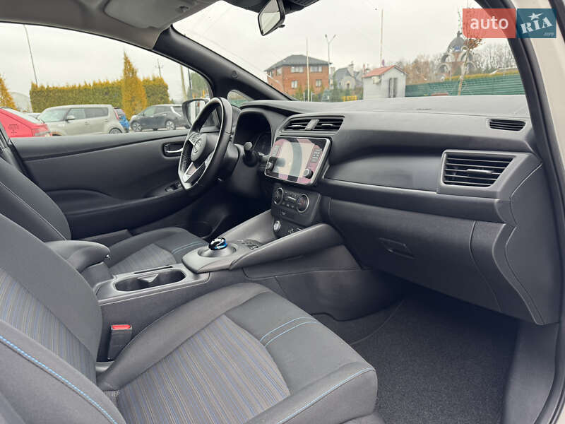 Хэтчбек Nissan Leaf 2022 в Львове