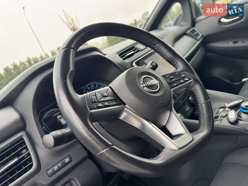 Хэтчбек Nissan Leaf 2022 в Львове