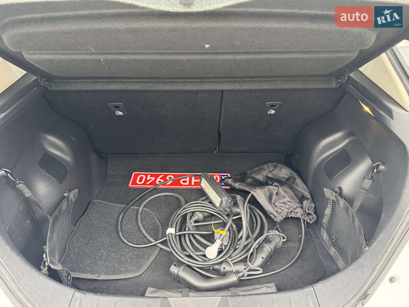 Хэтчбек Nissan Leaf 2022 в Львове