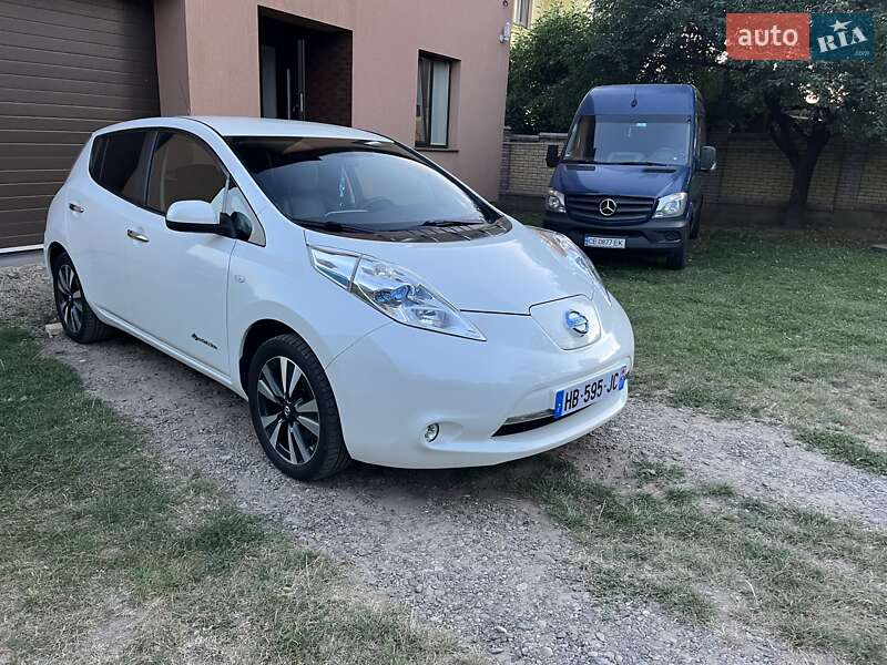 Хэтчбек Nissan Leaf 2017 в Черновцах