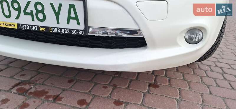 Хэтчбек Nissan Leaf 2013 в Ровно