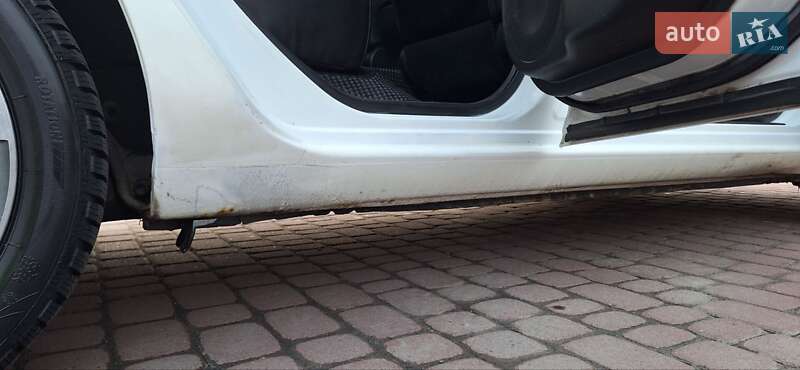 Хэтчбек Nissan Leaf 2013 в Ровно