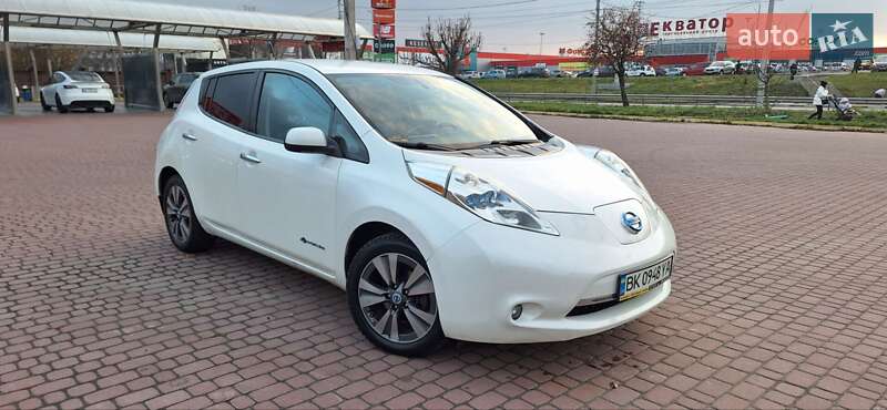 Хэтчбек Nissan Leaf 2013 в Ровно